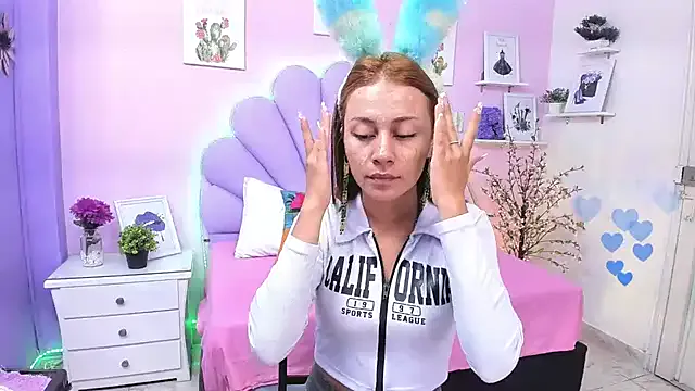 Aneri – webcam model profile photo Image 6