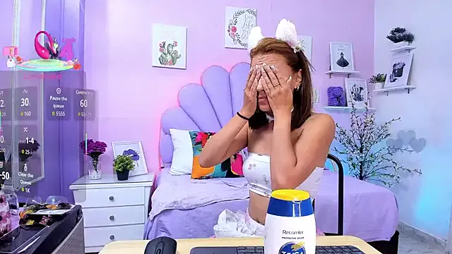 Aneri – webcam model profile photo Image 7