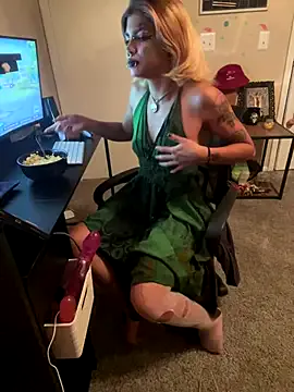 EmiliaCouple – webcam model profile photo Image 3