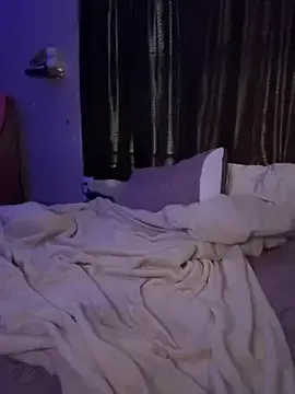 EmiliaCouple – webcam model profile photo Image 9