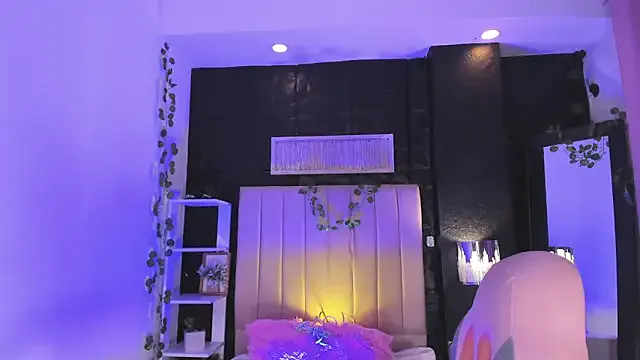 DestinyTurner – webcam model profile photo Image 9