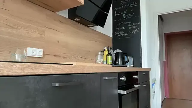 Laceyvipx – webcam model profile photo Image 3