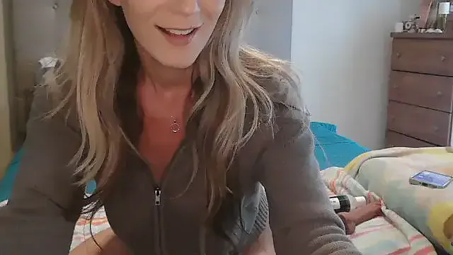 ava_delightt – webcam model profile photo Image 2