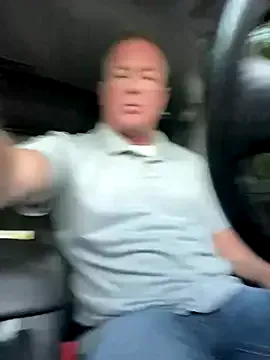 YoungSquad – webcam model profile photo Image 2