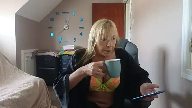 RubyRubin – webcam model profile photo Image 11