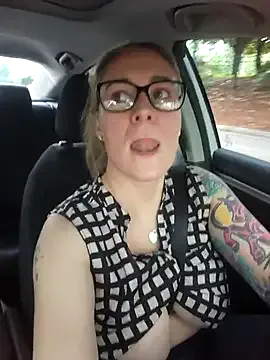 Love_Girl19 – webcam model profile photo Image 3