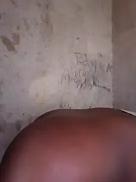 Miamix2 – webcam model profile photo Image 3