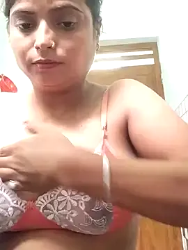 DIANITA_1988 – webcam model profile photo Image 3