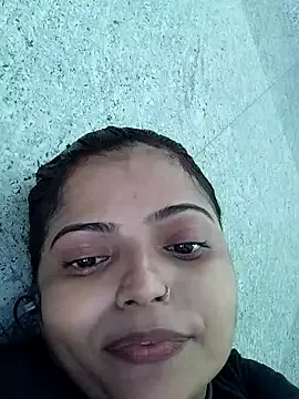 DIANITA_1988 – webcam model profile photo Image 5