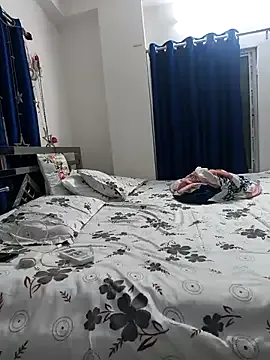 PinkLoving070 – webcam model profile photo Image 11