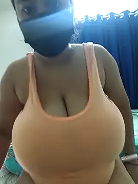 PinkLoving070 – webcam model profile photo Image 17