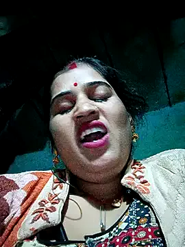 EmiliaCatalina – webcam model profile photo Image 6