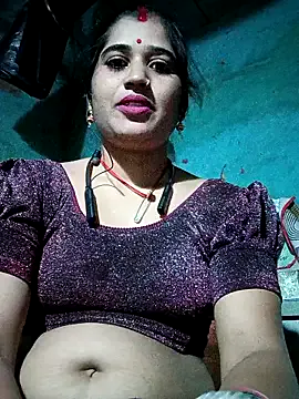 EmiliaCatalina – webcam model profile photo Image 7