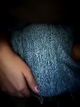 HOT-CUPAL22 – webcam model profile photo Image 3