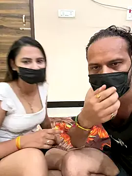 LT-333 – webcam model profile photo Image 3