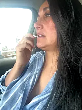 Alina_Vibe_Me – webcam model profile photo Image 16