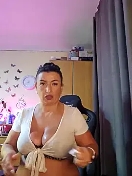 aliayourfav – webcam model profile photo Image 9