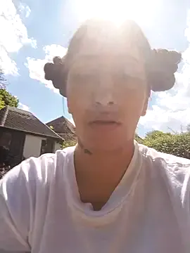 RoyalVibeXO – webcam model profile photo Image 2