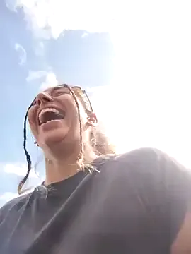 RoyalVibeXO – webcam model profile photo Image 9