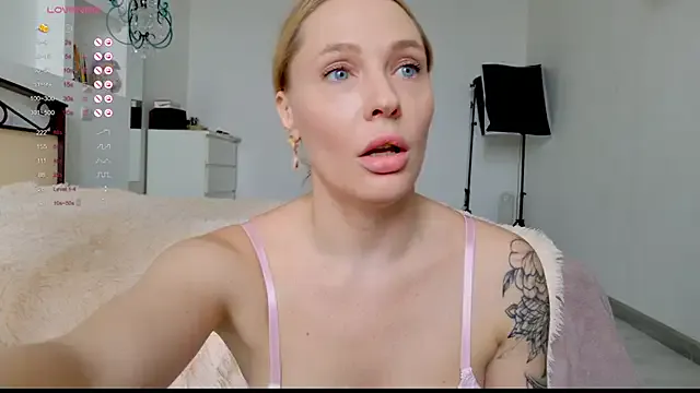 sladkoesolnishko – webcam model profile photo Image 7