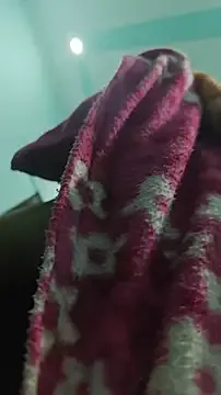 Keep_us_wild – webcam model profile photo Image 3