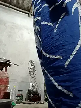 Alirawrz – webcam model profile photo Image 13