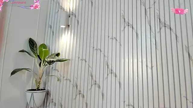 SweetAlegra_ – webcam model profile photo Image 3