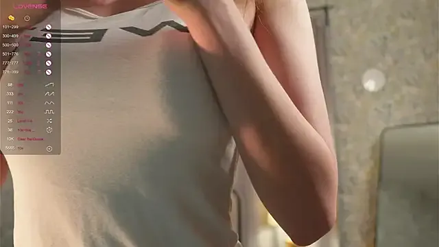 seraphine23 – webcam model profile photo Image 3