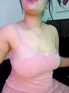 EmiliaCouple – webcam model profile photo Image 11