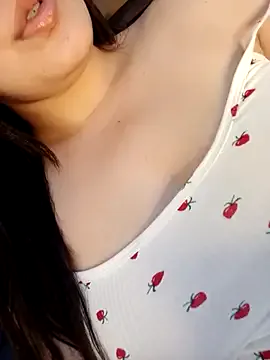 EmiliaCouple – webcam model profile photo Image 4