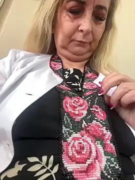 The_Snowwhitee – webcam model profile photo Image 10