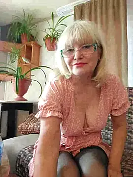 Queensophie_m – webcam model profile photo Image 9