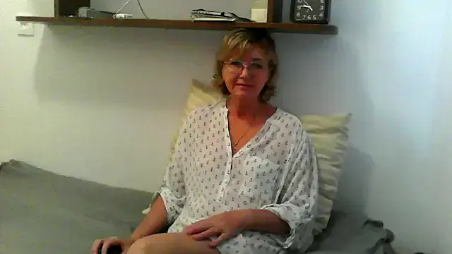 nika_fendi – webcam model profile photo Image 12