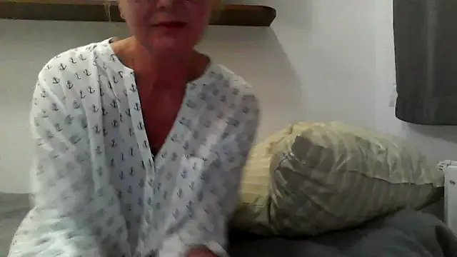 nika_fendi – webcam model profile photo Image 14