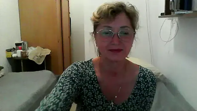 nika_fendi – webcam model profile photo Image 2