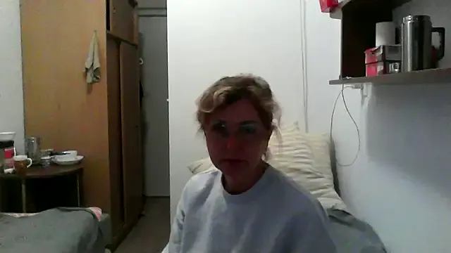 nika_fendi – webcam model profile photo Image 8