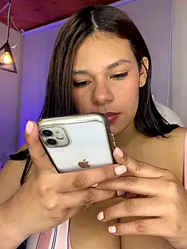 Miamix2 – webcam model profile photo Image 12