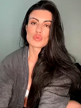 Zuli_Kiska – webcam model profile photo Image 14