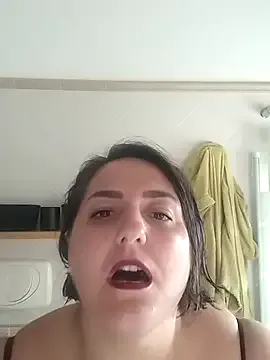 myriambirkett – webcam model profile photo Image 16