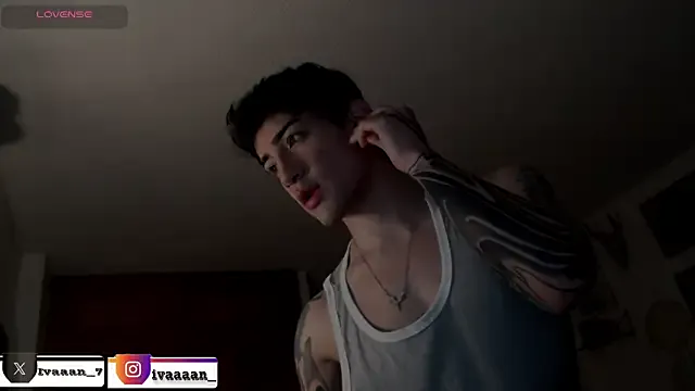 andra_rose – webcam model profile photo Image 19