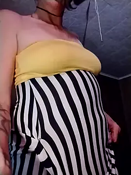 naughty_pearls – webcam model profile photo Image 2