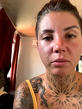 bustytemptress1 – webcam model profile photo Image 13