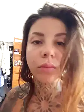 bustytemptress1 – webcam model profile photo Image 9