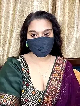 Family02 – webcam model profile photo Image 2