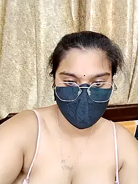 Family02 – webcam model profile photo Image 4