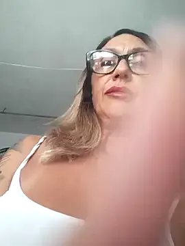 mon1_day – webcam model profile photo Image 17