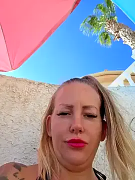 vivid_girls – webcam model profile photo Image 2