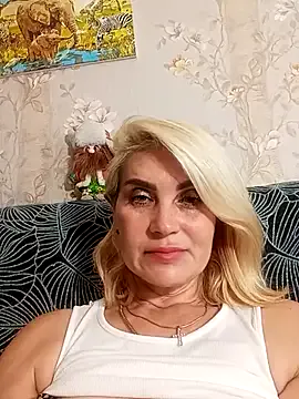 husa_Malikaa – webcam model profile photo Image 3