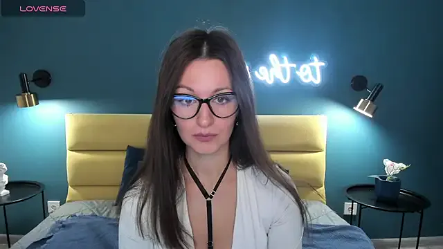 Aurora_-77 – webcam model profile photo Image 9