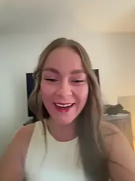 PetulaGunton – webcam model profile photo Image 14